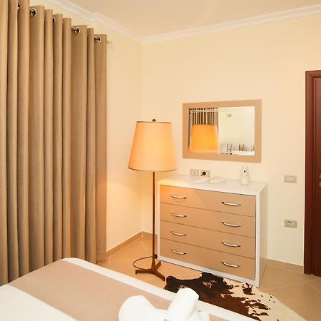 Tafa Deluxe Apartment Vlore Luaran gambar