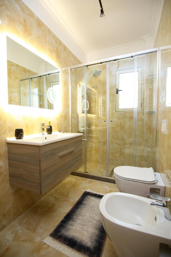 Tafa Deluxe Apartment Vlore Luaran gambar