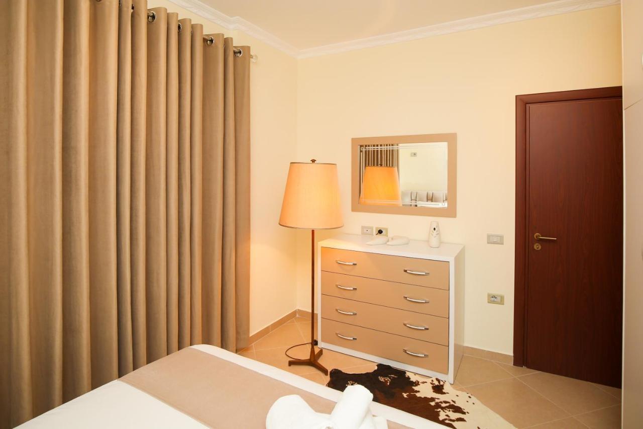 Tafa Deluxe Apartment Vlore Luaran gambar