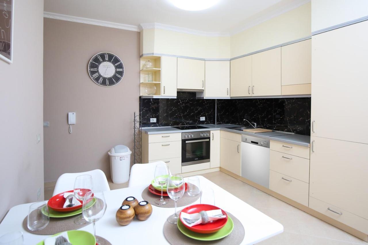 Tafa Deluxe Apartment Vlore Luaran gambar